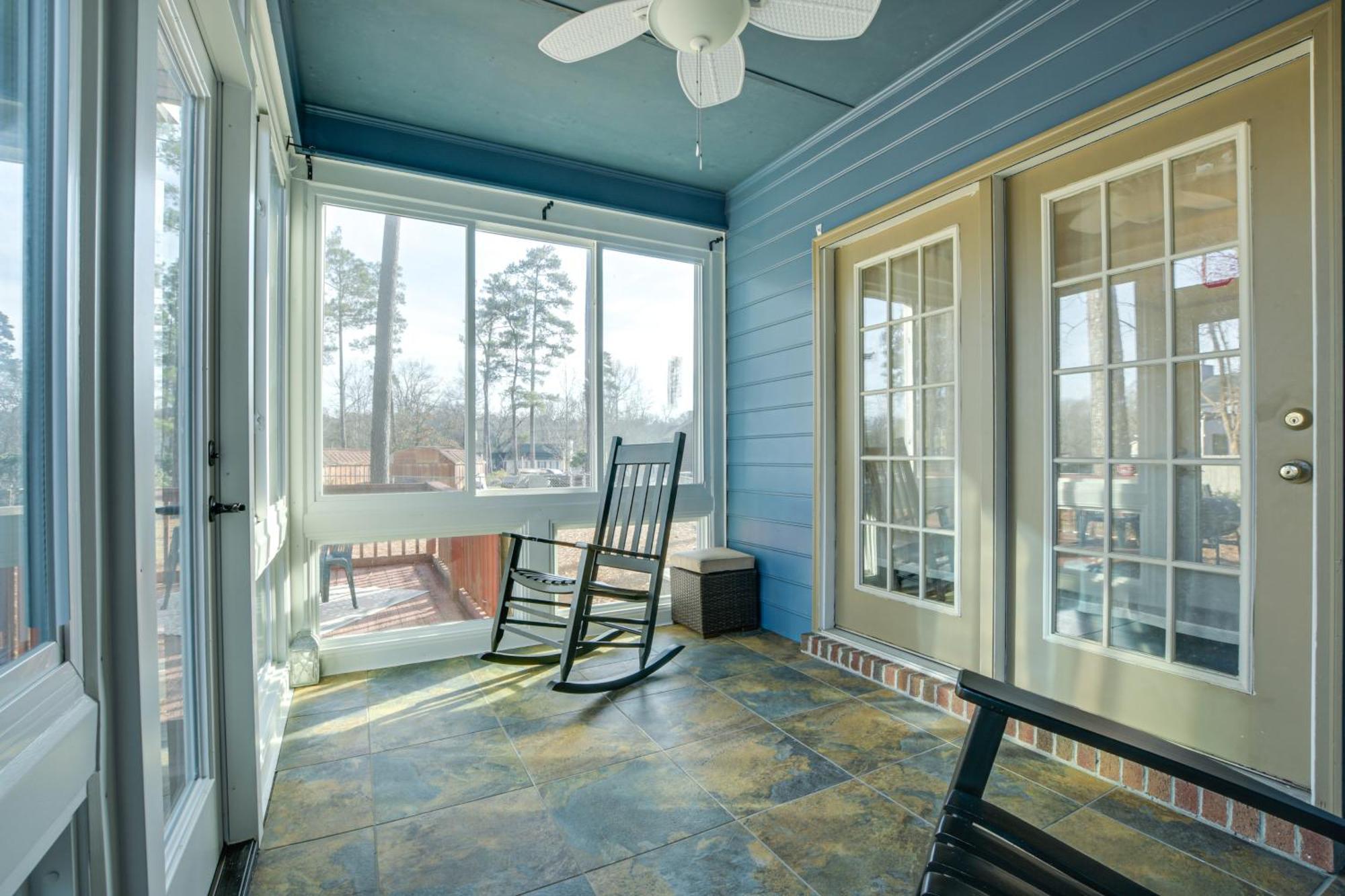 Lovely Fayetteville Home Deck And Fireplace! Exterior photo